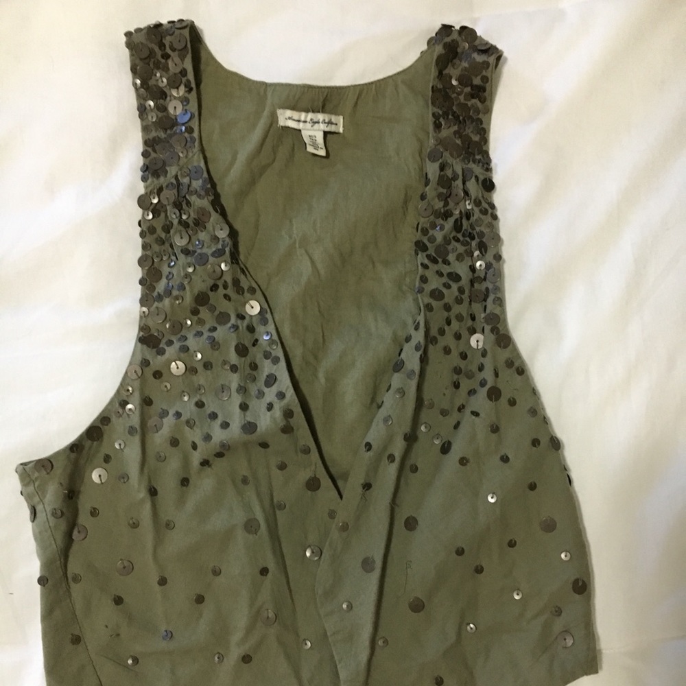 AE vest